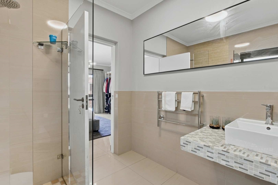 7 Bedroom Property for Sale in Oranjezicht Western Cape